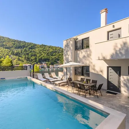 Villa Dida Bozo By Guide Blace