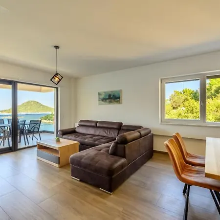 Dida Bozo By Guide Villa Blace