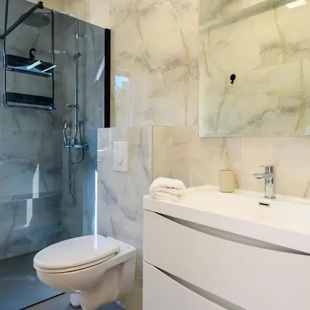 Dida Bozo By Guide Villa