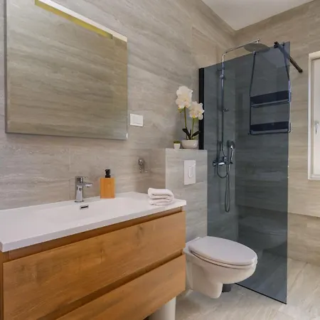 Dida Bozo By Guide Blace