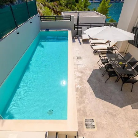 Dida Bozo By Guide Blace