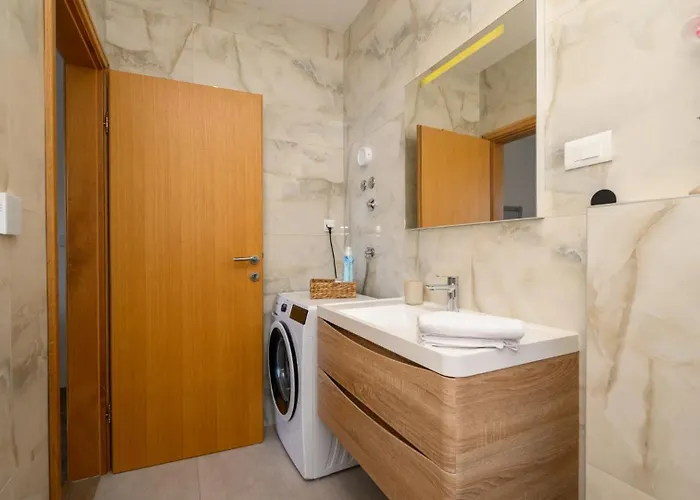 Dida Bozo By Guide Villa